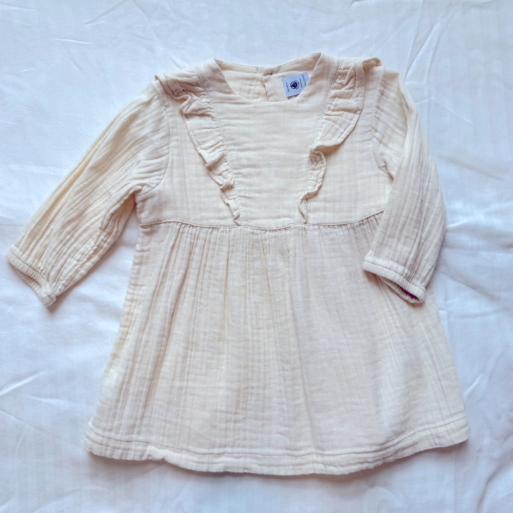 Petit Bateau cream crinkle organic cotton ruffle dress, sz 18 months